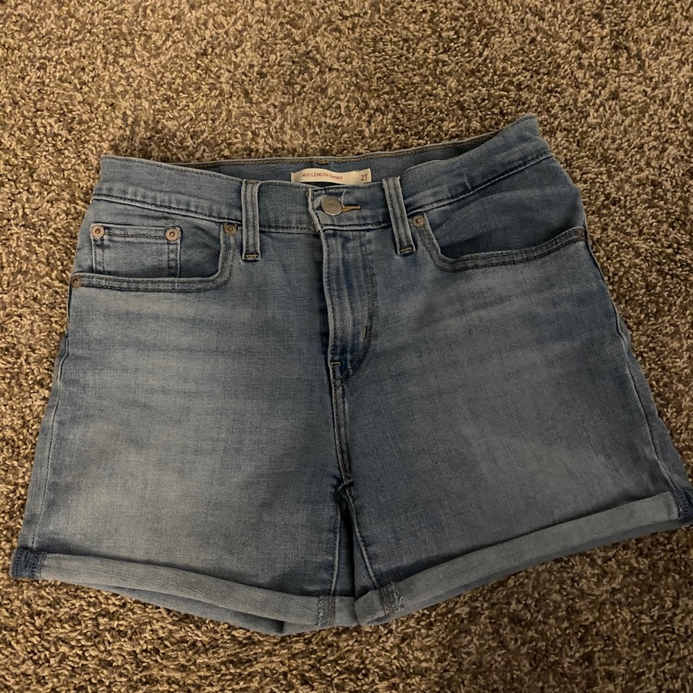 Levi’s mid length shorts